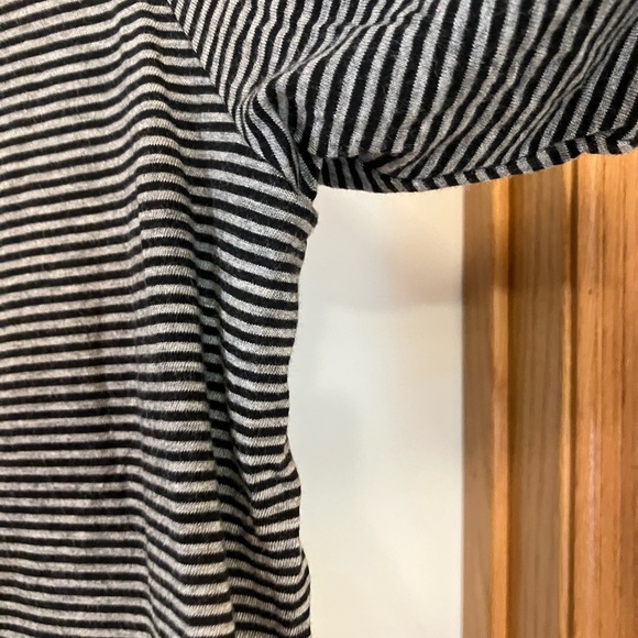 J. Jill Pure Jill Sleeve Tee Size medium petite - Picture 6 of 9